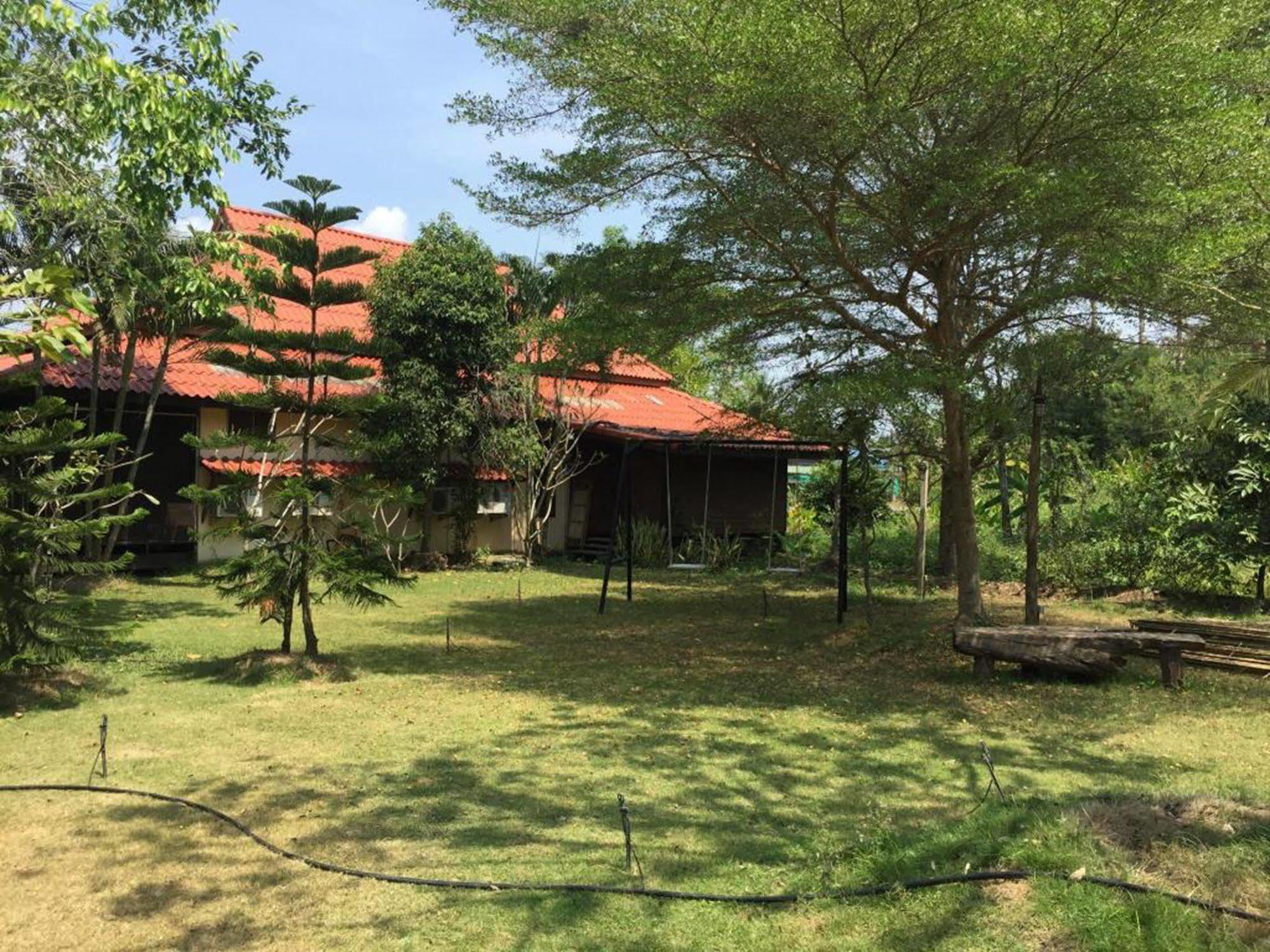 Baansuanleelawadee Resort Amphawa Εξωτερικό φωτογραφία